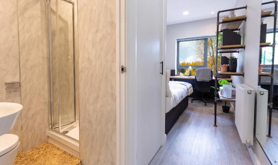 Cosy Ensuite Bedrooms At Electric Press Near Sheffield City Centre Номер фото