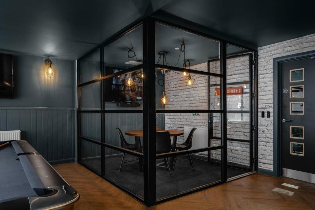 Cosy Ensuite Bedrooms At Electric Press Near Sheffield City Centre Номер фото